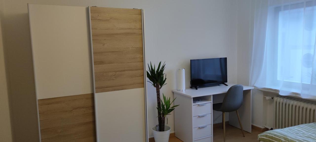 Schoene Und Optimal Gelegene Wohnung Og Weisskirchen 外观 照片